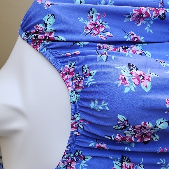 Kristen Nicole plus size blue floral top NWT! Size 3X - Picture 9 of 12